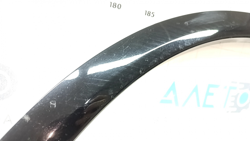 Front left fender arch trim for Audi Q5 80A 18-20, light scratches, broken fasteners