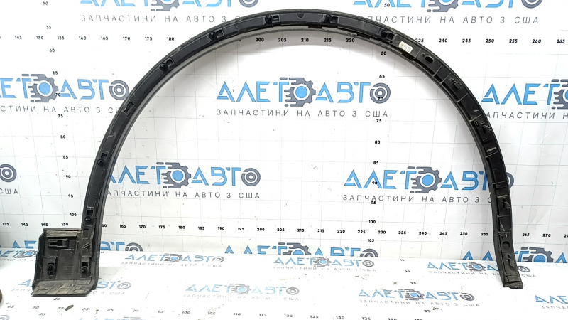 Front left fender arch trim for Audi Q5 80A 18-20, light scratches, broken fasteners