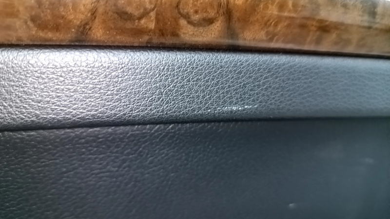 Front right door panel for Audi Q5 80A 18-20 black leather, wood molding, with handle, armrest and insert black leather, scratches