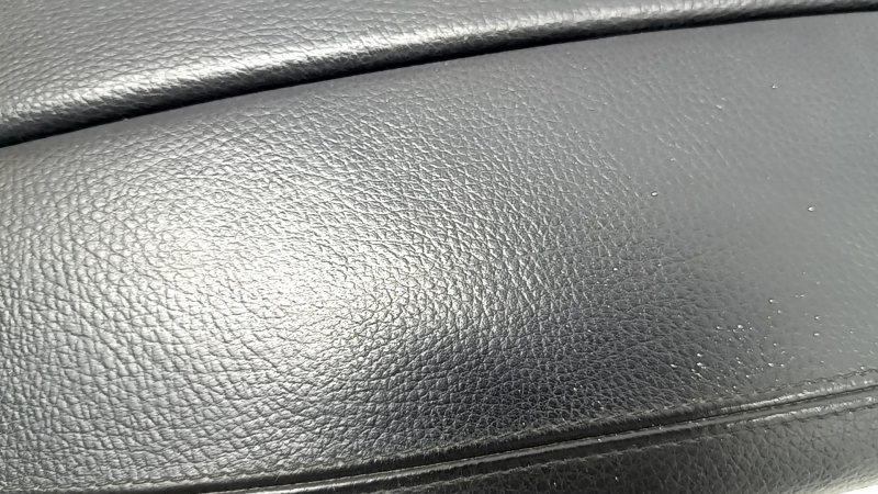 BMW X5 F15 14-18 armrest, black Dakota leather, scratches