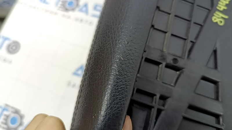 BMW X5 F15 14-18 armrest, black Dakota leather, scratches