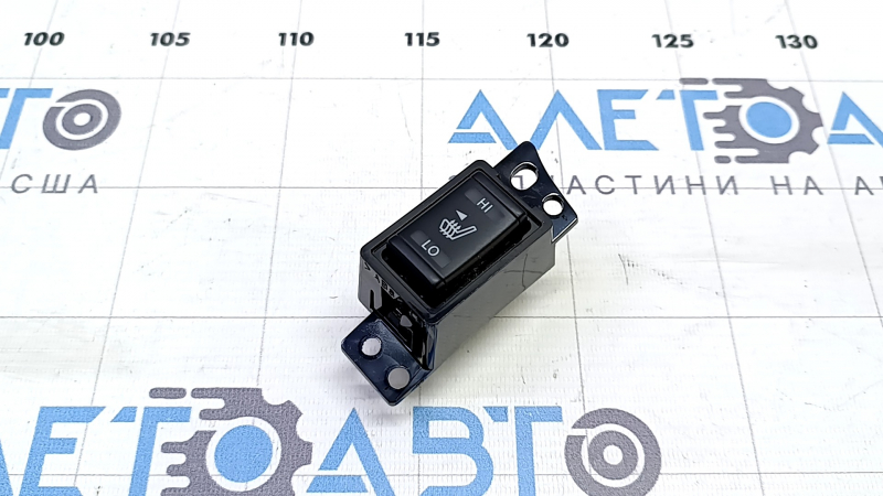 Nissan Rogue Sport 17-22 driver's seat heating button with mount