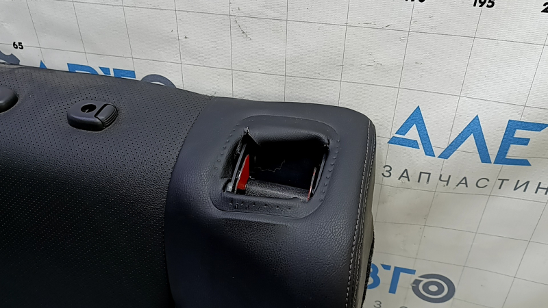 Rear seat row 2 upper left Nissan Rogue Sport 20-21 black leather, with armrest, with belt, no overlay