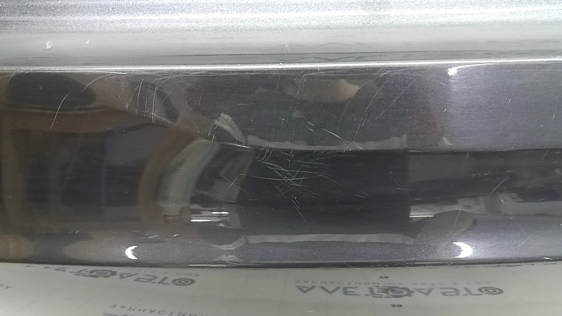 The trunk door is bare, the lower part of the BMW X5 F15 14-18 graphite A90, there are nicks, scratches, and a dent.