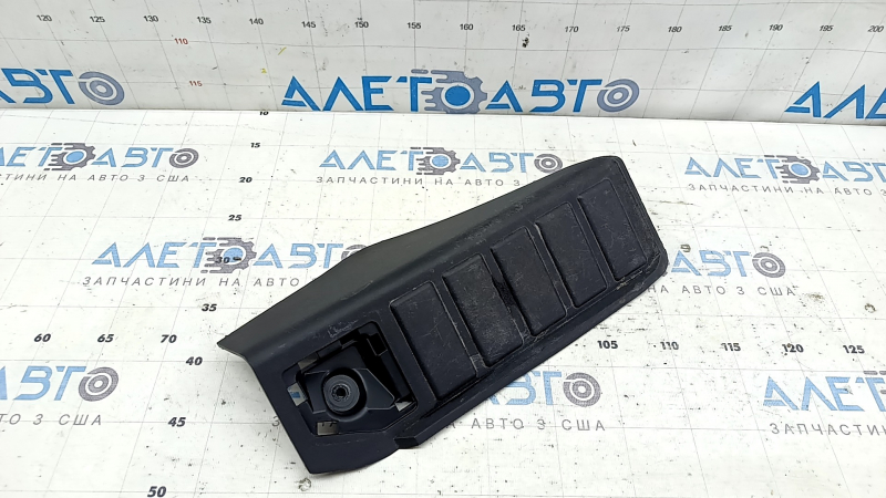 Ford Bronco Sport 21-25 black footrest, scuffed, needs cleaning