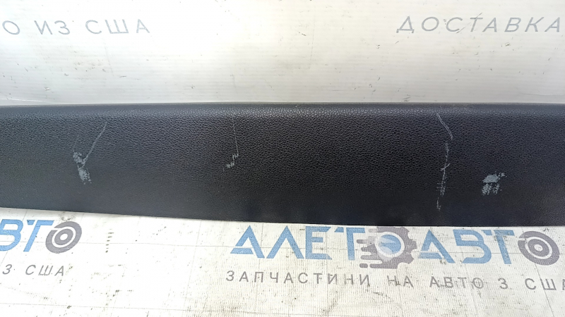 Kia Niro 17-22 black upper trunk door trim, broken fastener, scratches