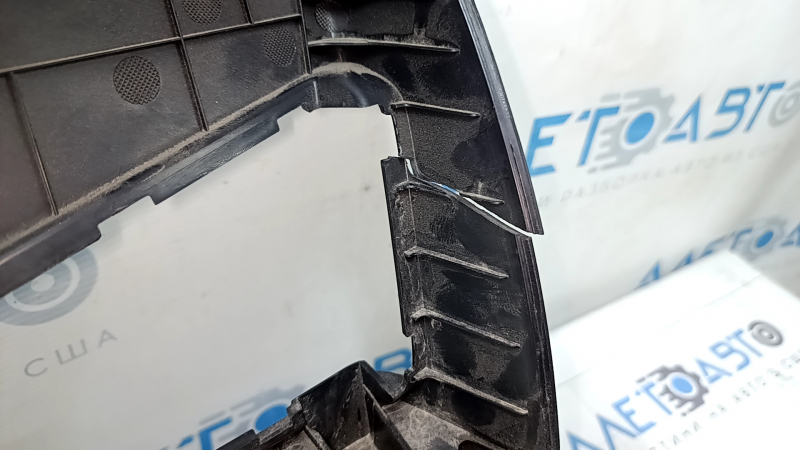 Kia Niro 17-22 black lower tailgate trim, no caps, scratches, crack