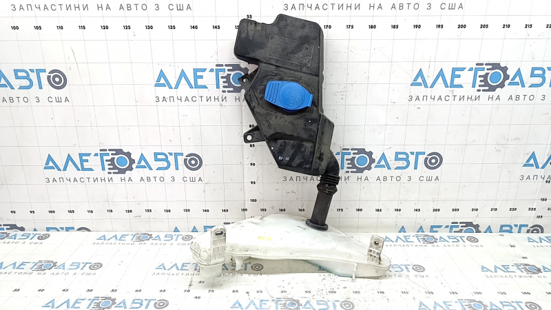 Audi A6 C7 12-18 windshield washer reservoir with filler neck and lid