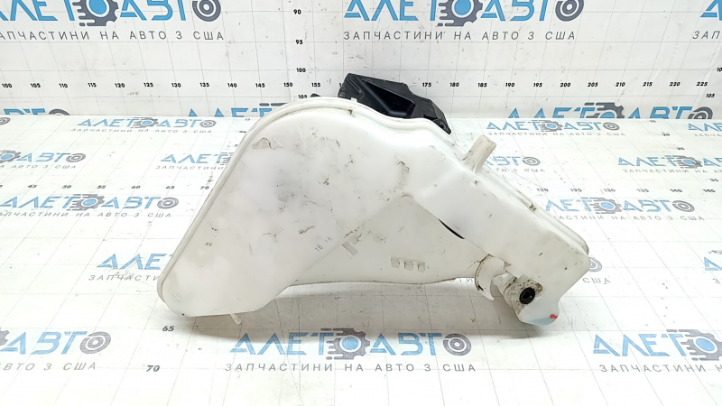 Audi A6 C7 12-18 windshield washer reservoir with filler neck and lid