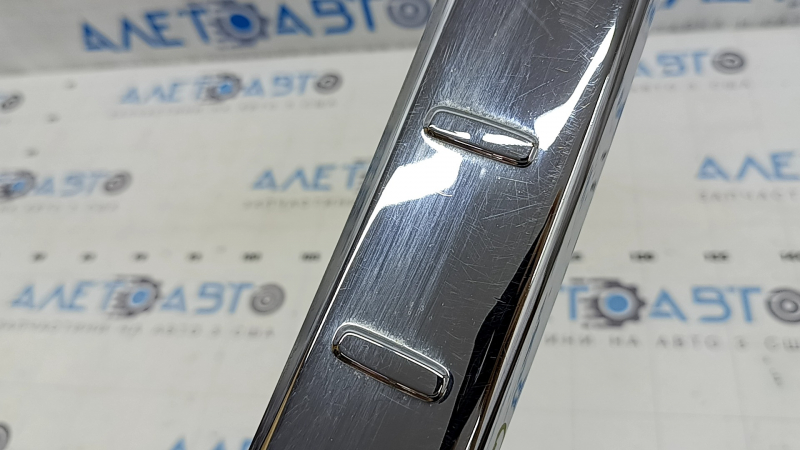 Upper rear bumper trim Mercedes W167 GLE 350 450 20-24 chrome, scratches, swollen chrome, bump
