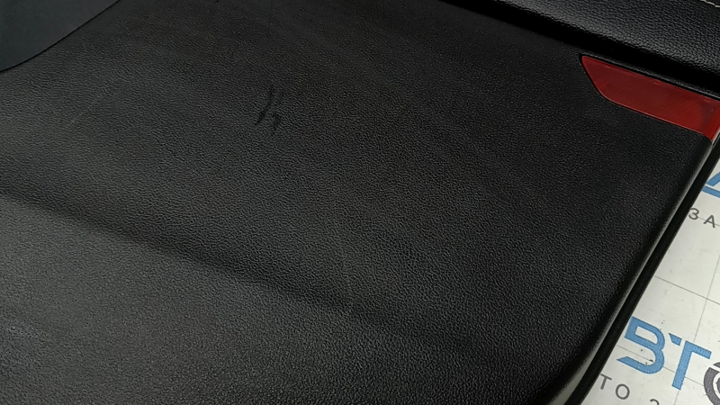 Black front right door panel for Ford Escape MK4 2023-2024, black leather armrest, gray insert, Bang & Olufsen, with handle, scratches, worn