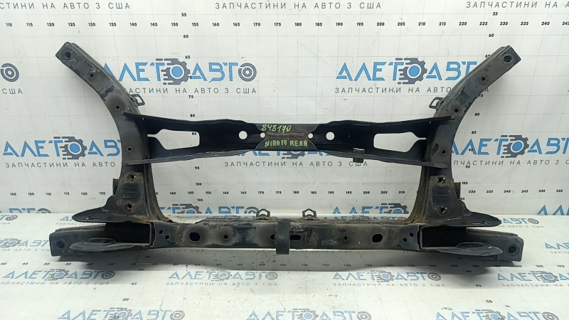 The rear subframe of the Kia Niro 17-22 HEV, PHEV is rusty, the bolt is cut off.