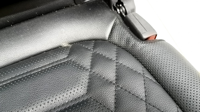 Right rear seat for Ford Escape MK4 2023-2024 without airbag, mechanical, black leather, perforated, dented