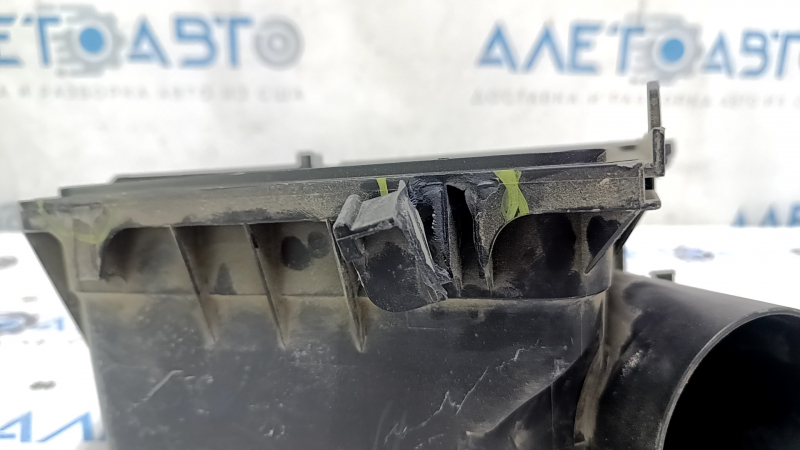 Toyota Camry v40 2.4 air filter housing top cover without flow meter, broken fasteners