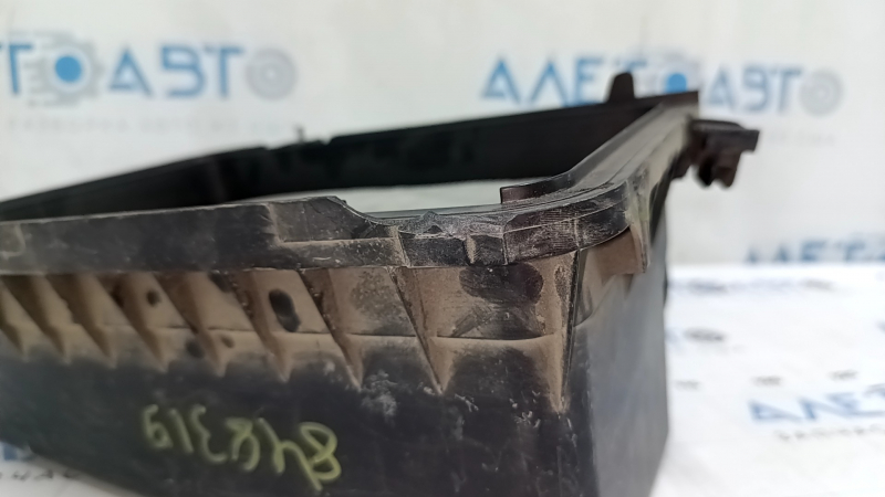 Toyota Camry v40 2.4 air filter housing top cover without flow meter, broken fasteners