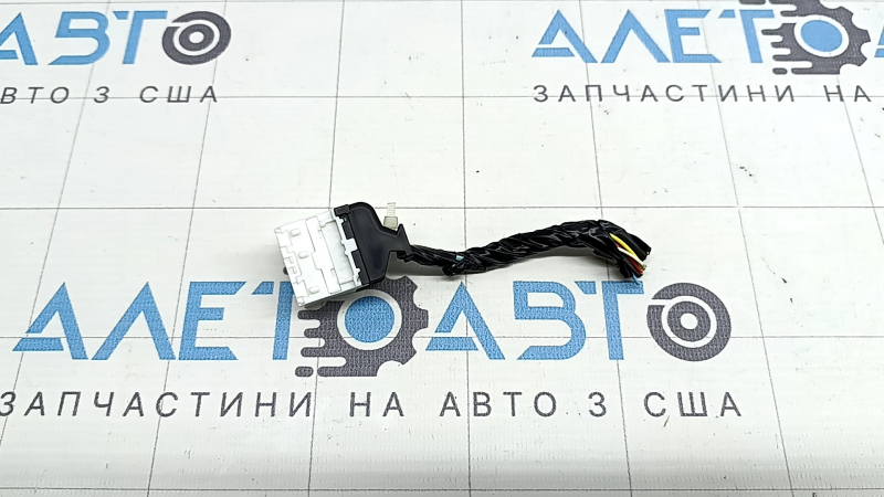 White chip for the SRS airbag module and airbag computer for the Nissan Rogue 21-23.