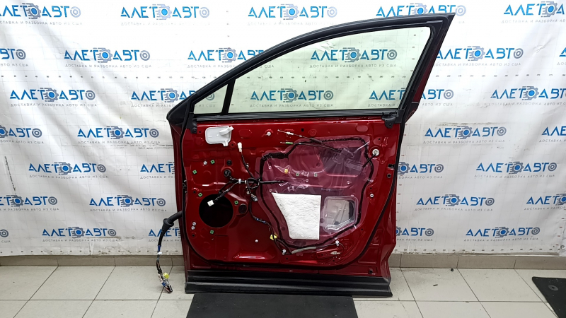Front right door assembly for Lexus NX200t NX300 NX300h 15-21 red 3R1, scratches on the trim, broken fastener on the trim
