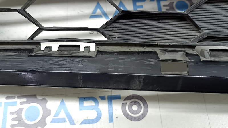 Honda Clarity 18-21 USA front bumper lower grille, center, scratches