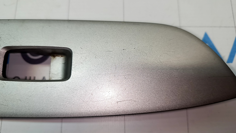 Rear right window lift control trim for Lexus RX300 RX330 RX350 RX400h 04-08, gray, scratches