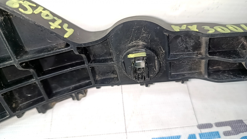 Front bumper mount left fender Lexus NX200t NX300 NX300h 15-21 broken mount