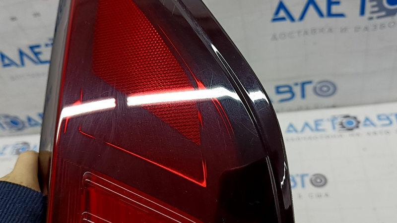 Honda Clarity 18-19 USA right outer fender light, scratches, crack