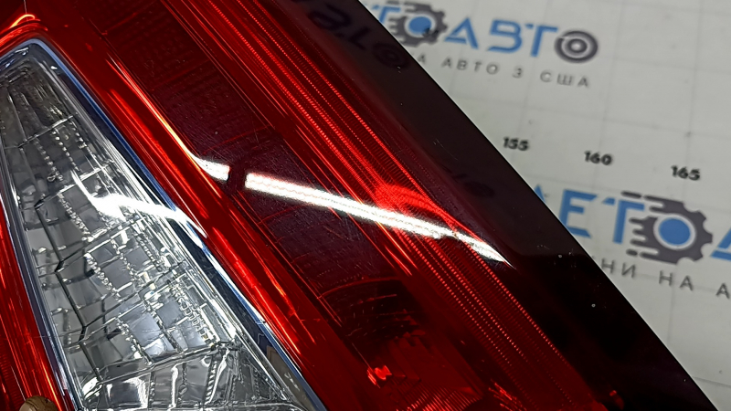 Honda Clarity 18-19 USA right outer fender light, scratches, crack
