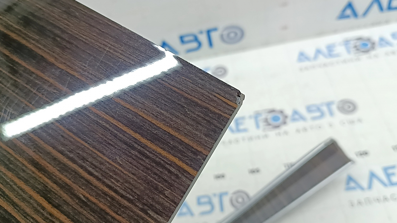 BMW X5 G05 19-24 Fineline Stripe wood trim, illuminated, scratches, broken mount, chip