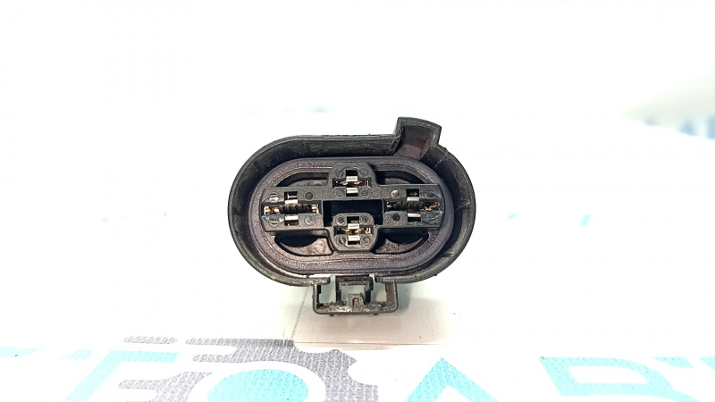 Left cooling fan connector for the Audi Q8 19-25 MHEV 600W
