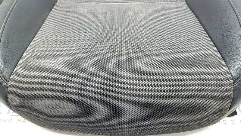 Driver's seat cushion cover for a Honda Clarity 18-21 USA, gray cloth + black leather combination, heated, wrinkled, needs cleaning