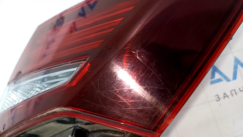 Right inner trunk lid light for a 16-17 Honda Accord hybrid, restyling, scratches
