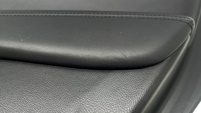 Door trim, rear right card, Lincoln MKZ 17-20, black with black leather insert, black leather armrest, light wood molding, glossy, with backlight, tear, dents, scratches, burrs, crepe break