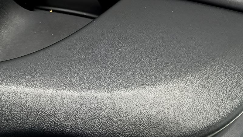 Door trim, rear right card, Lincoln MKZ 17-20, black with black leather insert, black leather armrest, light wood molding, glossy, with backlight, tear, dents, scratches, burrs, crepe break