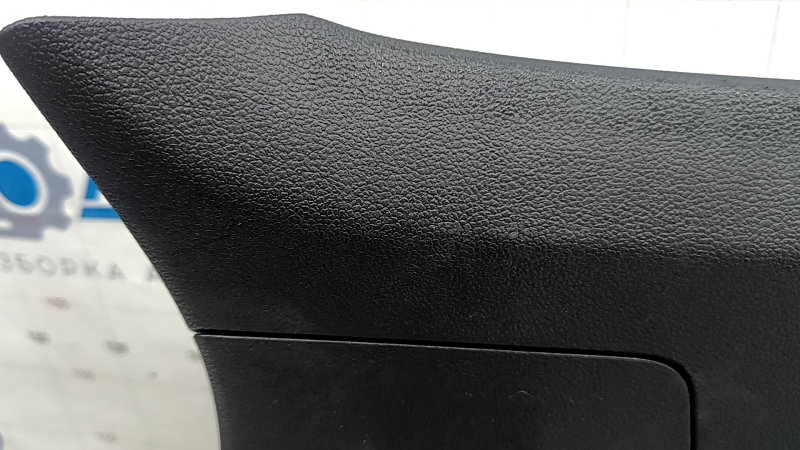 Lower tailgate trim for VW Tiguan 18-24 electric door, black, with lamp, scratches, worn, broken mount