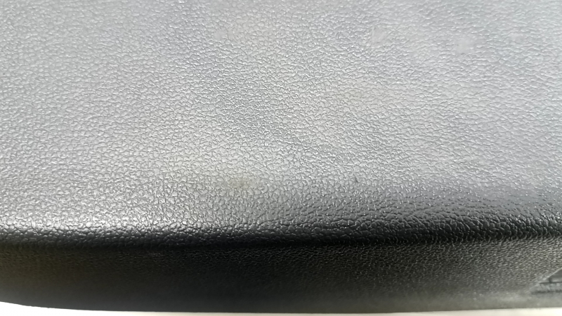 Lower tailgate trim for VW Tiguan 18-24 electric door, black, with lamp, scratches, worn, broken mount