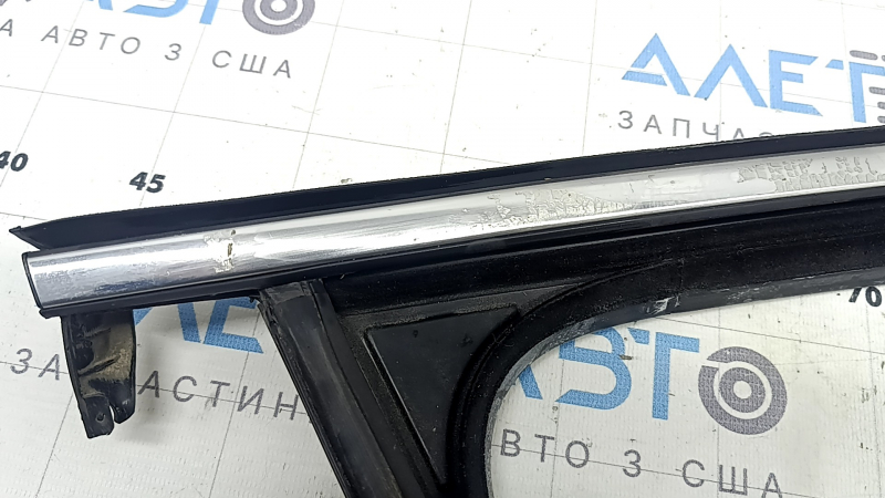 Upper front right door molding for VW Tiguan 18-24, chrome, with glass seal, glued, curved