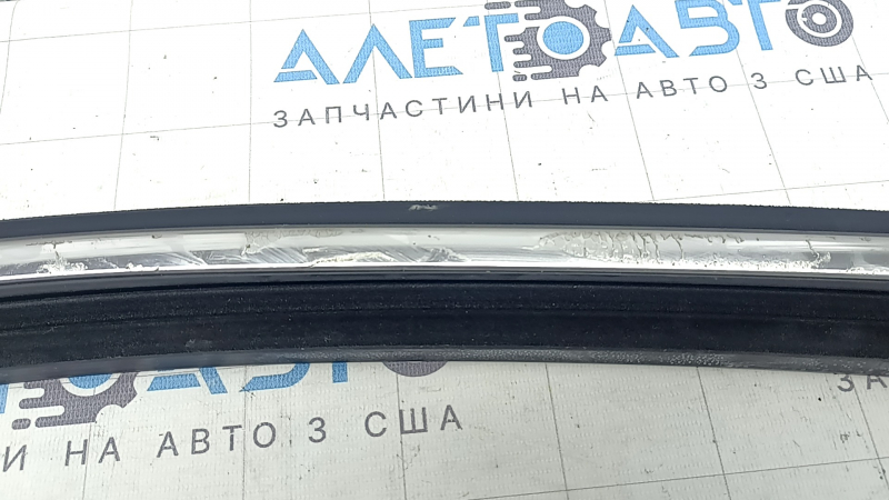 Upper front right door molding for VW Tiguan 18-24, chrome, with glass seal, glued, curved
