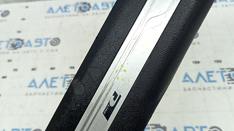 Front left door sill plate for VW Tiguan 18-24, black with chrome insert, R-Line, scratches, dents