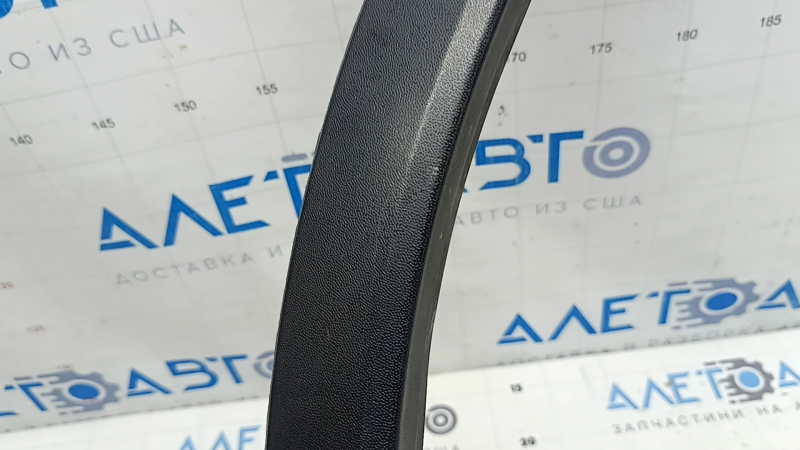 Rear left fender arch trim for VW Tiguan 18-24, structure, broken fastener, broken fasteners, scratches