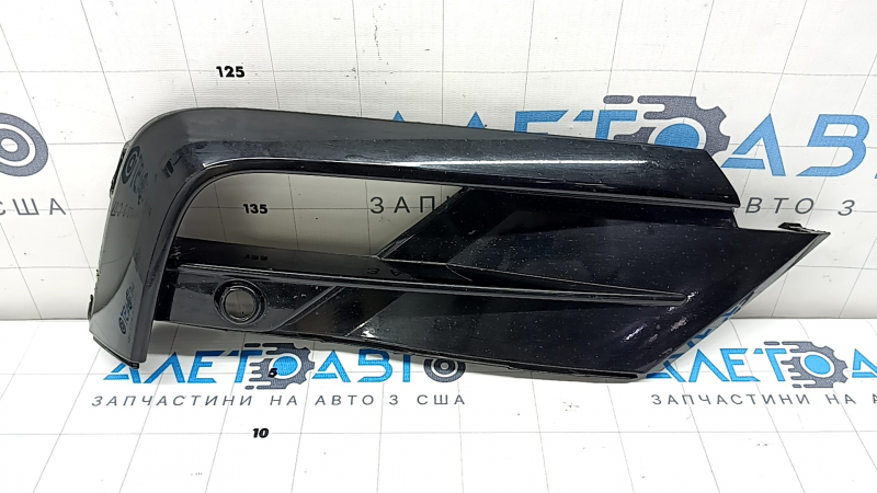 Right lower grille of the front bumper of a VW Tiguan 18-21, gloss black, for parking sensors, R-Line, sand, broken fasteners