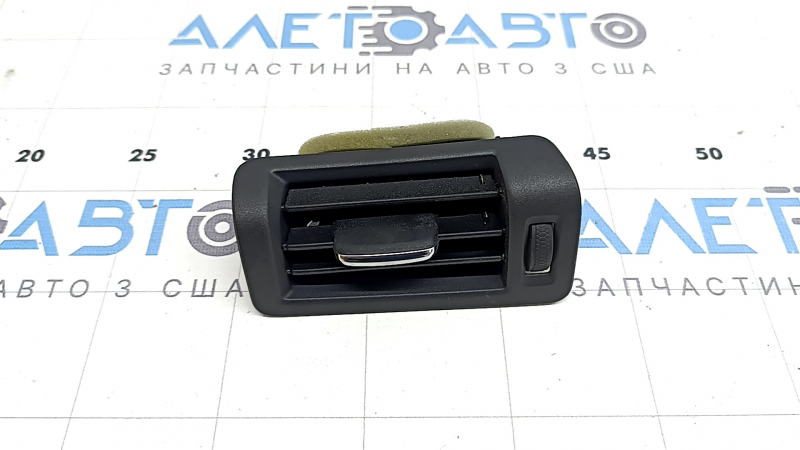 The air duct deflector in the rear pillar, left, Volvo XC90 16-23, black, the mount is broken