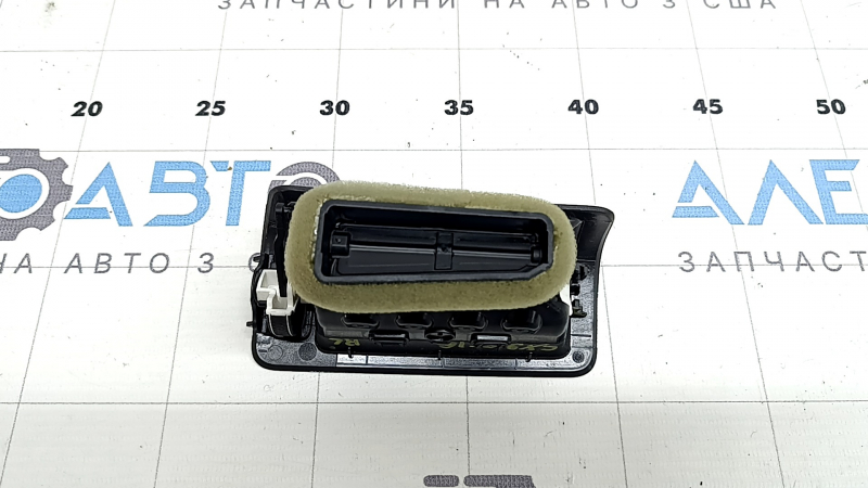The air duct deflector in the rear pillar, left, Volvo XC90 16-23, black, the mount is broken
