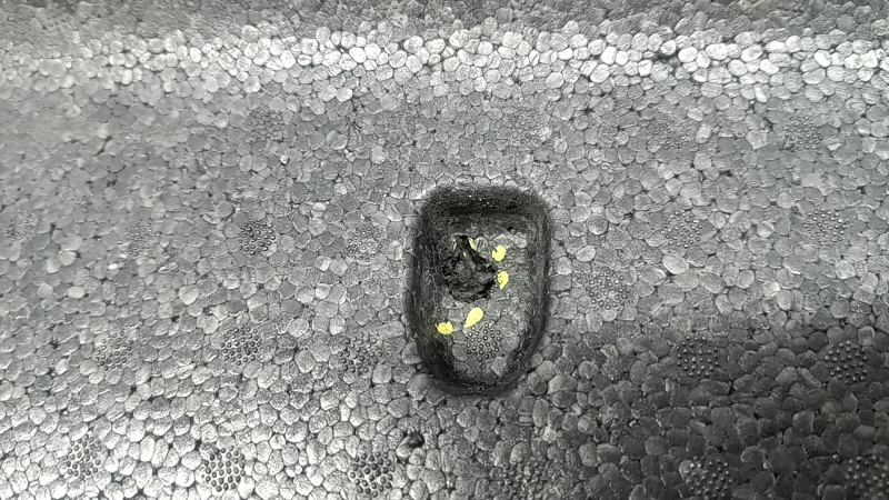 The front bumper absorber of the Volvo XC90 16-23 is broken and dented.