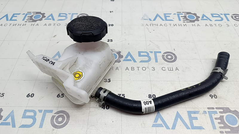 Large brake master cylinder reservoir for Kia EV6 22-24 with lid