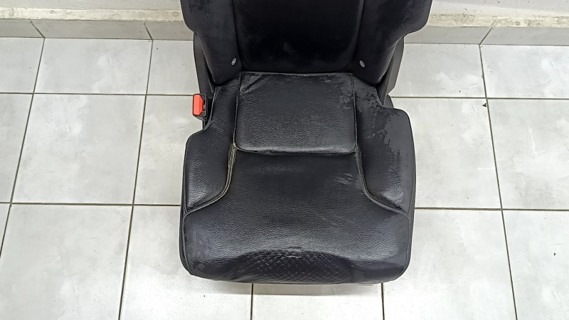 Left rear seat Volvo XC90 16-22 black leather for 3 rows, needs cleaning, dented