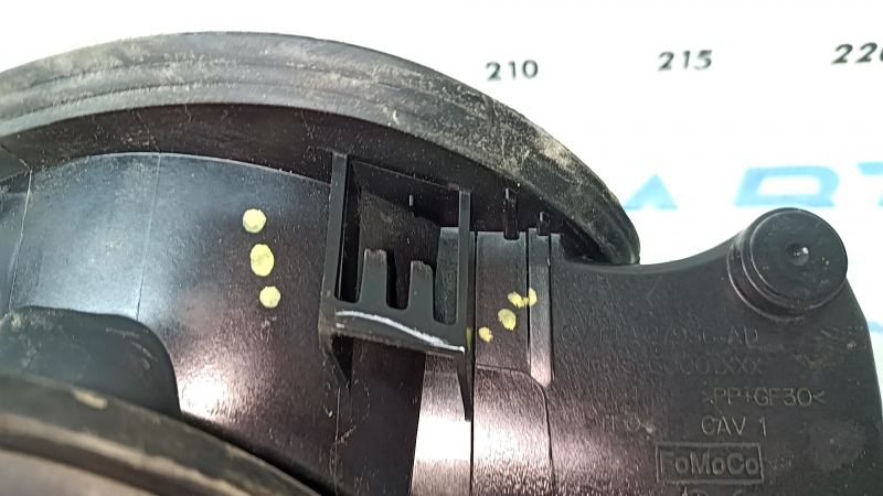 Ford Escape MK3 13 fuel filler flap with housing - broken fasteners