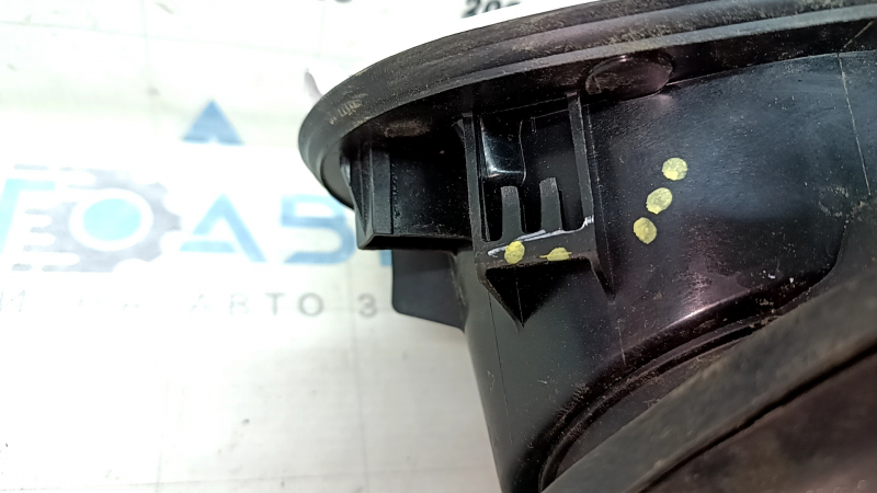 Ford Escape MK3 13 fuel filler flap with housing - broken fasteners