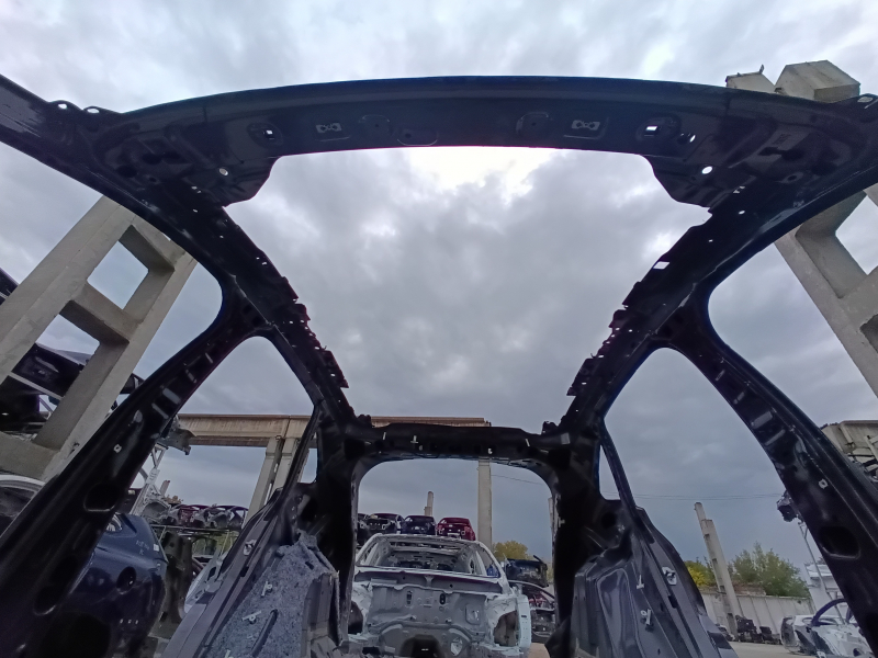Metal roof for Ford Escape MK4 20-25 with panoramic windows, on the body, dents