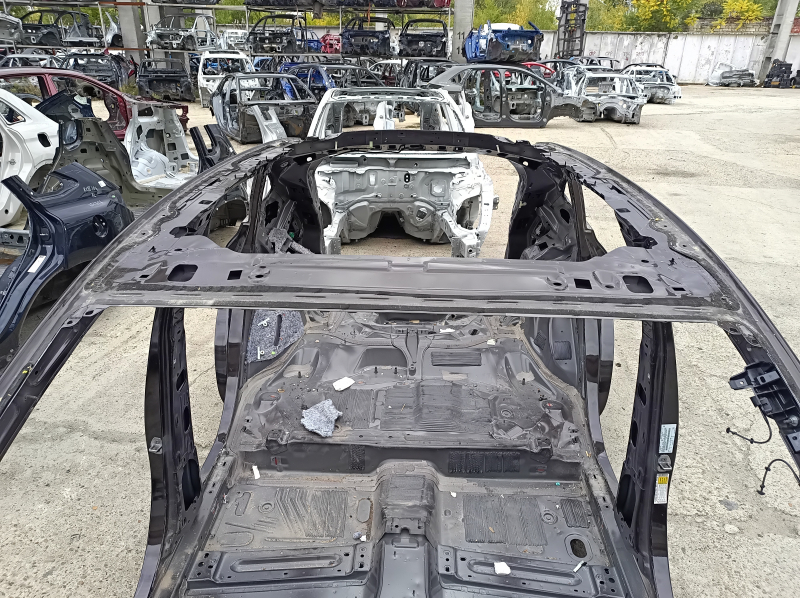 Metal roof for Ford Escape MK4 20-25 with panoramic windows, on the body, dents