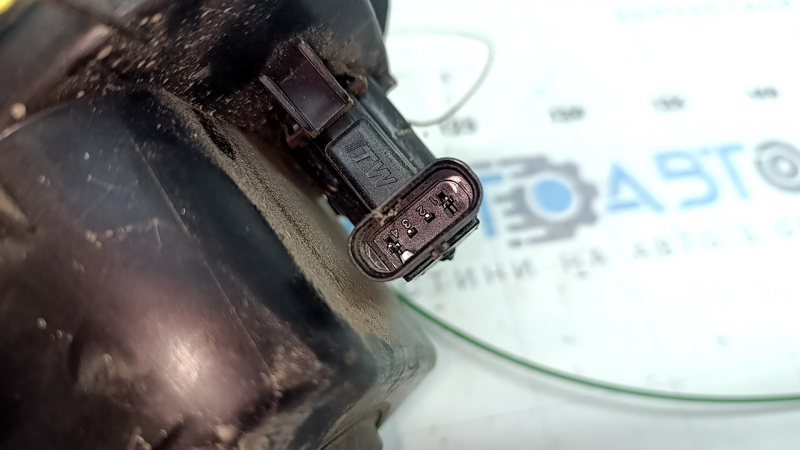 Ford Escape MK4 2023-25 hybrid fuel filler door housing broken mount