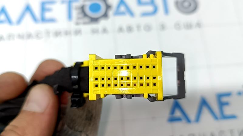 Small chip for the SRS airbag module and airbag computer for the Jeep Grand Cherokee WL 22-25 PHEV